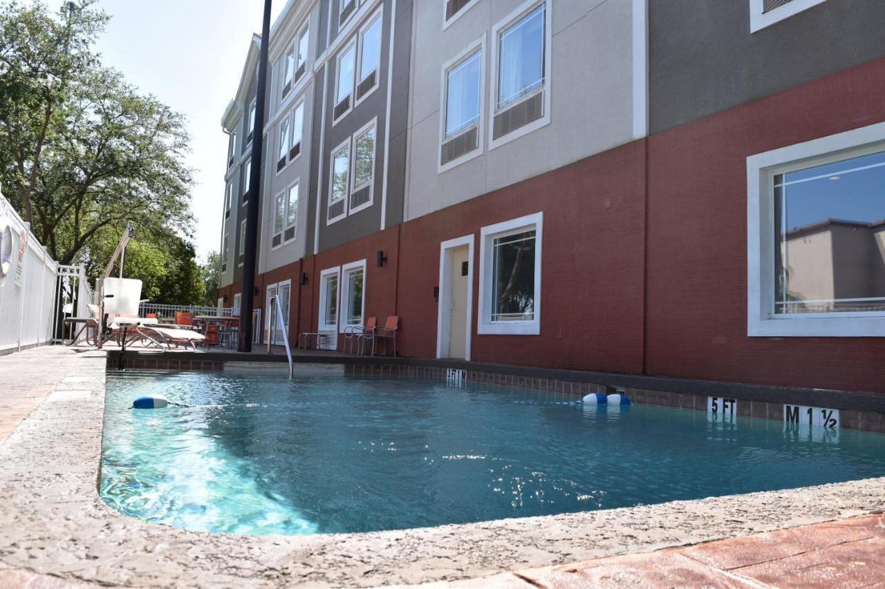 Holiday Inn Express Venice By Ihg Venice Gardens Exterior foto